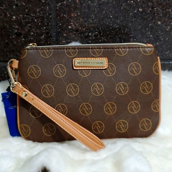 NEW  ADRIENNE VITTADINI SIGNATURE CLUTCH BAG NWT - Picture 1 of 9